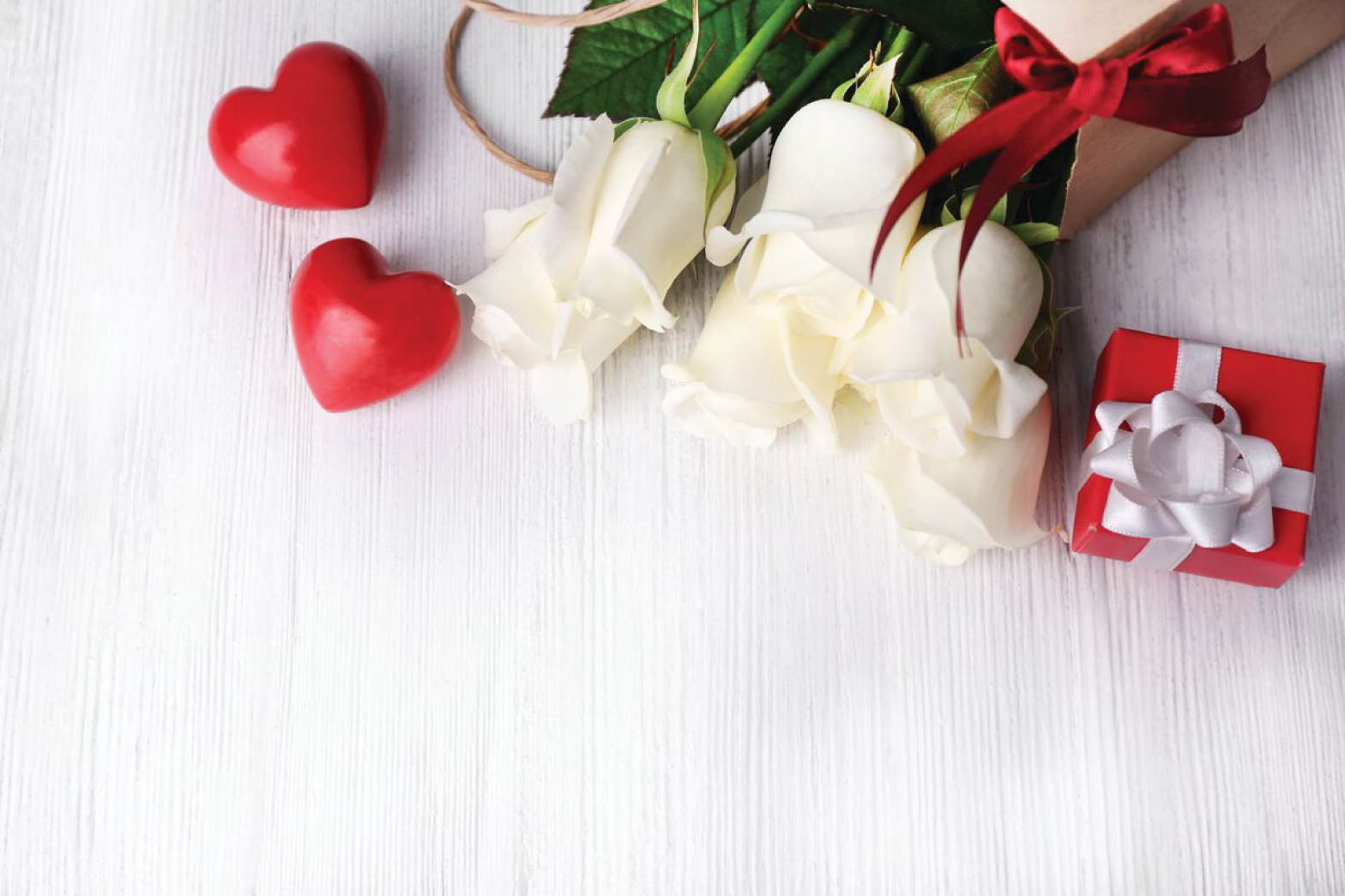 Valentine's day flowers with gifts