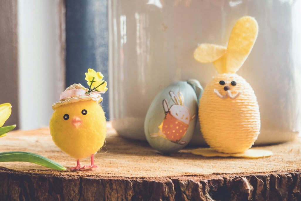 Easter eggs and easter chick